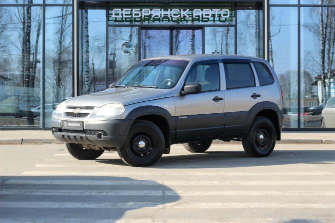 Chevrolet Niva I Рестайлинг с пробегом 2017 года, цена 625 000 рублей, 135568 км, внедорожник, Автокод Объявления