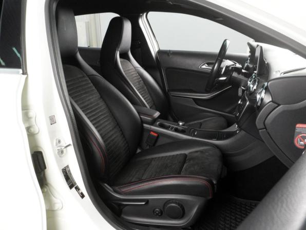 Mercedes-Benz GLA I (X156) Рестайлинг с пробегом 2017 года, цена 2 230 000 рублей, 58424 км, внедорожник, Автокод Объявления