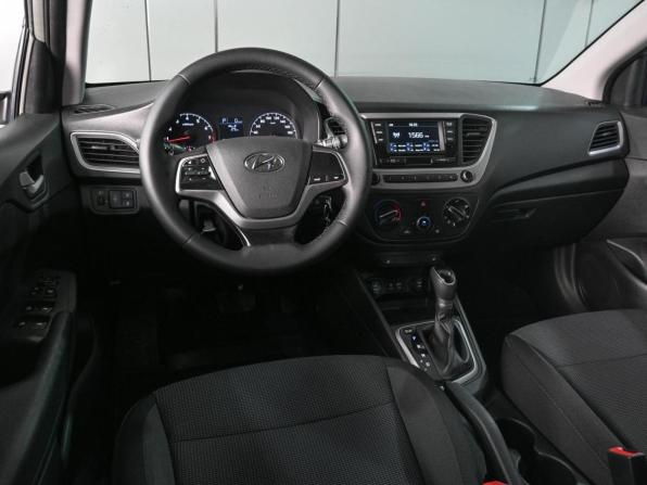 Hyundai Solaris II с пробегом 2018 года, цена 1 399 000 рублей, 136872 км, седан, Автокод Объявления
