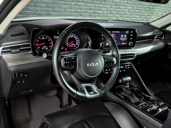Kia K5 III с пробегом 2022 года, цена 2 750 000 рублей, 62013 км, седан, Автокод Объявления