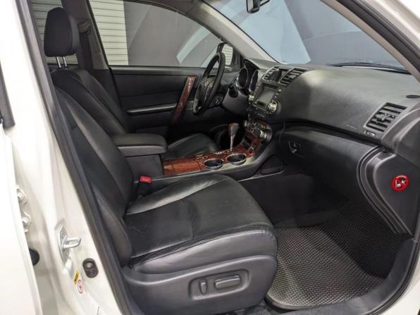 Toyota Highlander II (XU40) Рестайлинг с пробегом 2012 года, цена 1 945 000 рублей, 247036 км, внедорожник, Автокод Объявления