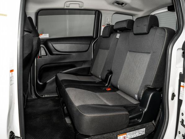 Toyota Sienta II Рестайлинг с пробегом 2021 года, цена 1 585 000 рублей, 45281 км, компактвэн, Автокод Объявления