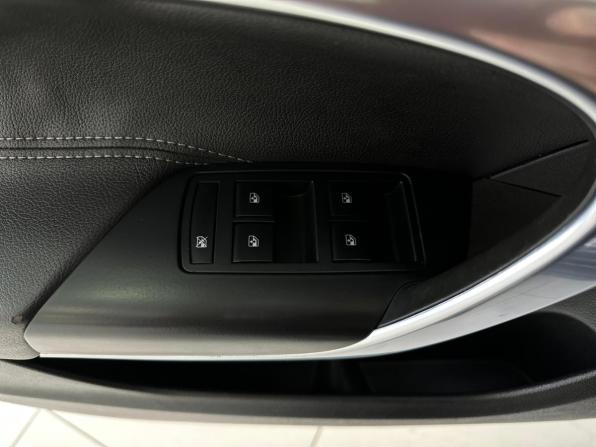 Opel Insignia I Рестайлинг с пробегом 2013 года, цена 1 210 000 рублей, 154693 км, седан, Автокод Объявления