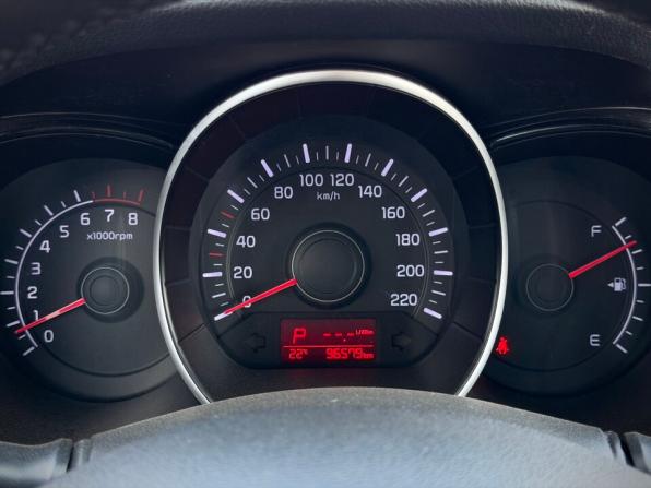 Kia Rio III Рестайлинг с пробегом 2015 года, цена 980 000 рублей, 98102 км, седан, Автокод Объявления