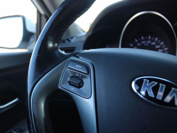 Kia Rio III Рестайлинг с пробегом 2015 года, цена 1 149 000 рублей, 94354 км, седан, Автокод Объявления
