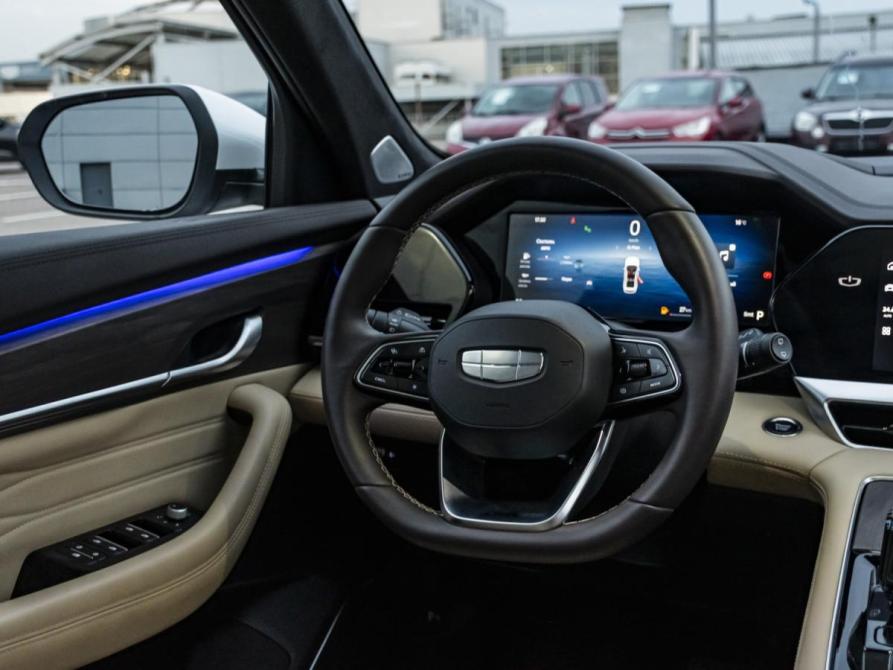 Geely Monjaro I Москва  - изображение 10
