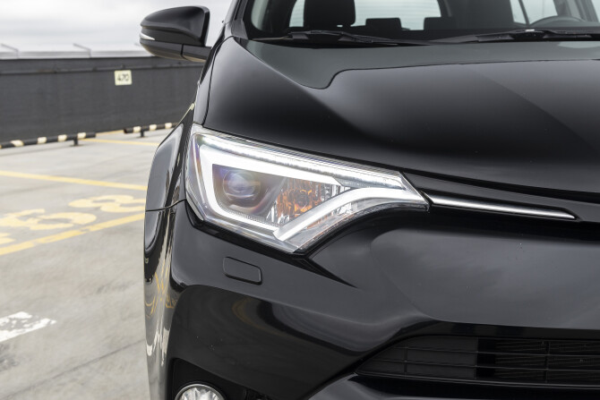 Toyota RAV4 IV (XA40) Рестайлинг с пробегом 2019 года, цена 2 920 000 рублей, 90500 км, внедорожник, Автокод Объявления