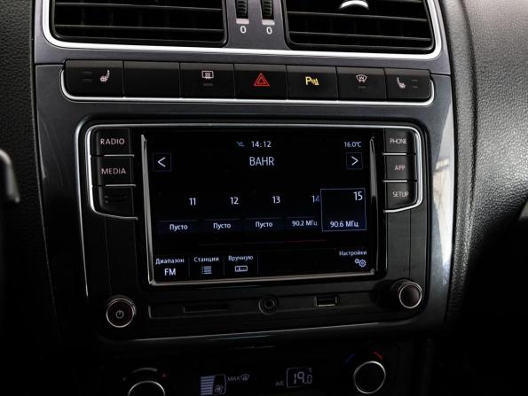 Volkswagen Polo V Рестайлинг с пробегом 2019 года, цена 1 199 000 рублей, 129063 км, седан, Автокод Объявления