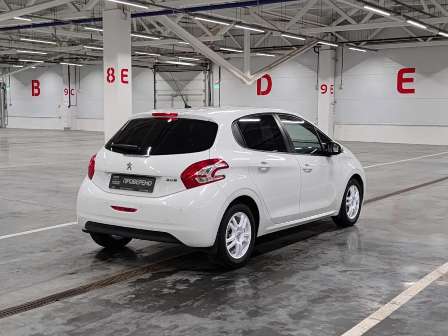 Peugeot 208 I Казань  - изображение 6