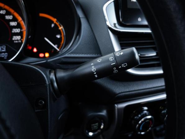 Toyota Yaris XP150 Рестайлинг с пробегом 2021 года, цена 1 751 735 рублей, 34100 км, хэтчбек, Автокод Объявления