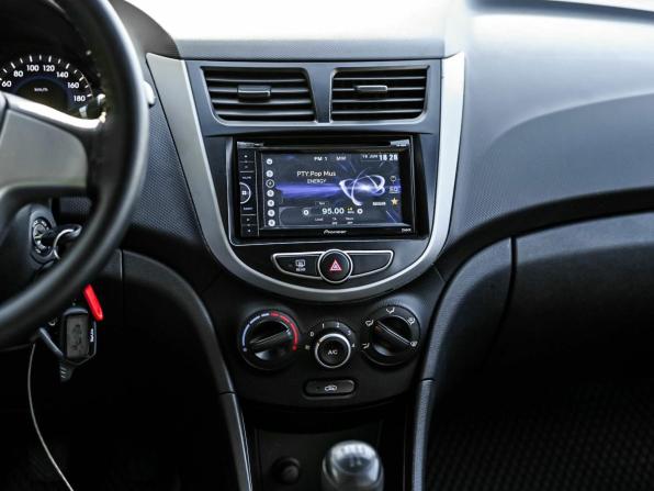 Hyundai Solaris I с пробегом 2013 года, цена 735 000 рублей, 122713 км, седан, Автокод Объявления