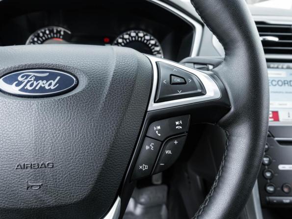 Ford Mondeo V с пробегом 2017 года, цена 1 544 000 рублей, 133574 км, седан, Автокод Объявления