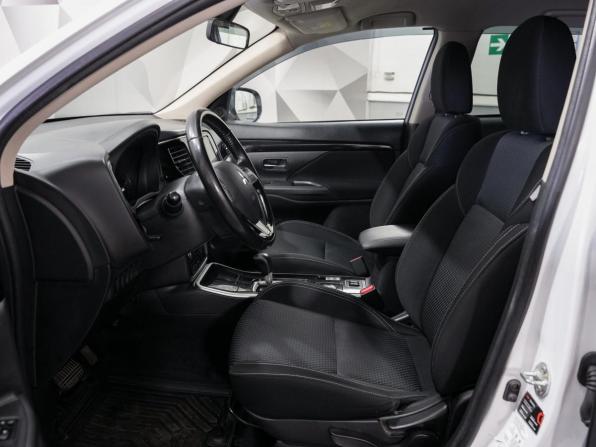 Mitsubishi Outlander III Рестайлинг 3 с пробегом 2019 года, цена 2 330 000 рублей, 125000 км, внедорожник, Автокод Объявления