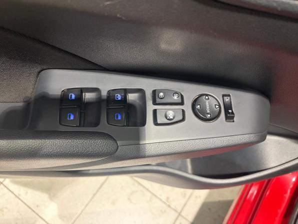 Hyundai Solaris II с пробегом 2018 года, цена 1 475 000 рублей, 72650 км, седан, Автокод Объявления