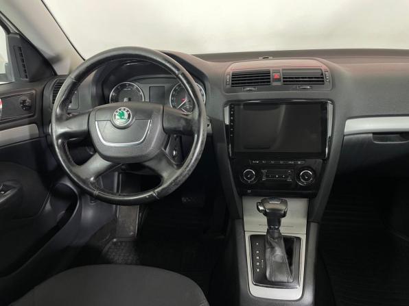 Skoda Octavia II (A5) Рестайлинг с пробегом 2012 года, цена 680 000 рублей, 322540 км, лифтбек, Автокод Объявления