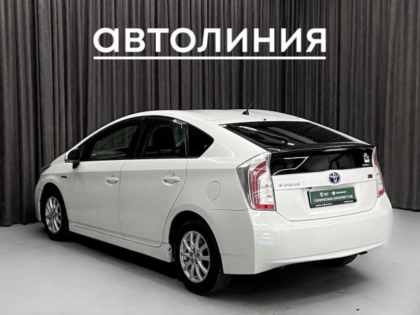 Toyota Prius III Рестайлинг (XW30) с пробегом 2013 года, цена 950 000 рублей, 325000 км, лифтбек, Автокод Объявления