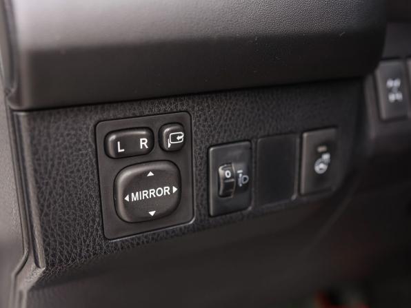 Toyota RAV4 IV (XA40) Рестайлинг с пробегом 2016 года, цена 2 399 000 рублей, 118900 км, внедорожник, Автокод Объявления