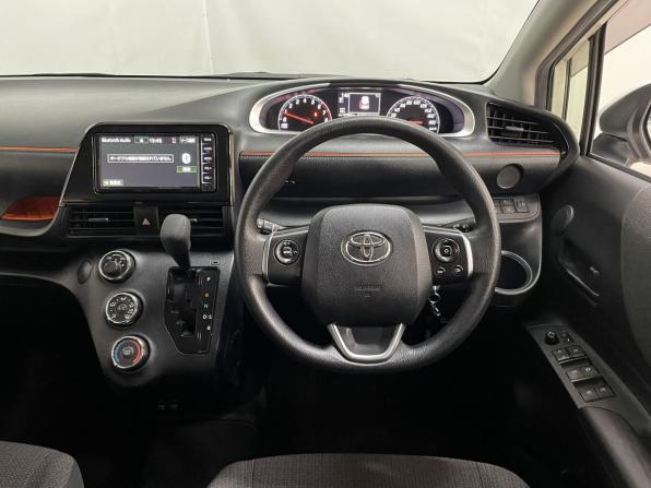 Toyota Sienta II Рестайлинг с пробегом 2019 года, цена 1 470 000 рублей, 122963 км, компактвэн, Автокод Объявления