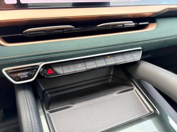 Geely Monjaro I с пробегом 2023 года, цена 3 175 000 рублей, 28000 км, внедорожник, Автокод Объявления