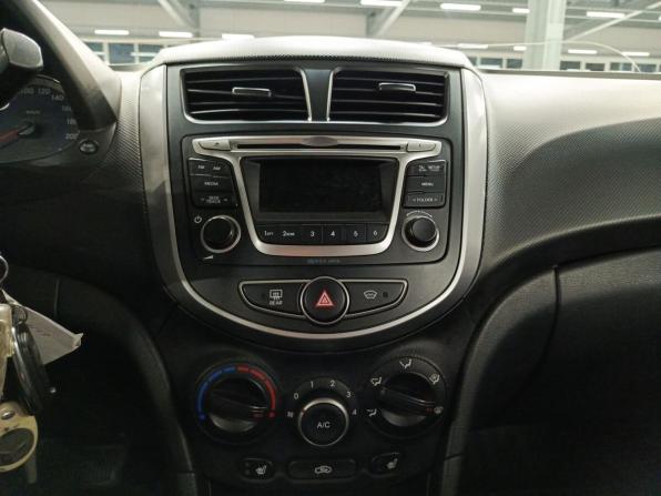 Hyundai Solaris I Рестайлинг с пробегом 2015 года, цена 1 030 000 рублей, 103695 км, седан, Автокод Объявления