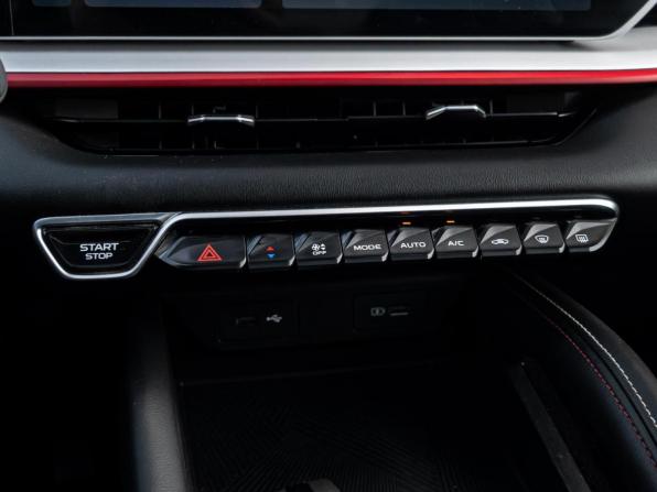 Geely Coolray I Рестайлинг с пробегом 2024 года, цена 2 049 000 рублей, 42850 км, внедорожник, Автокод Объявления