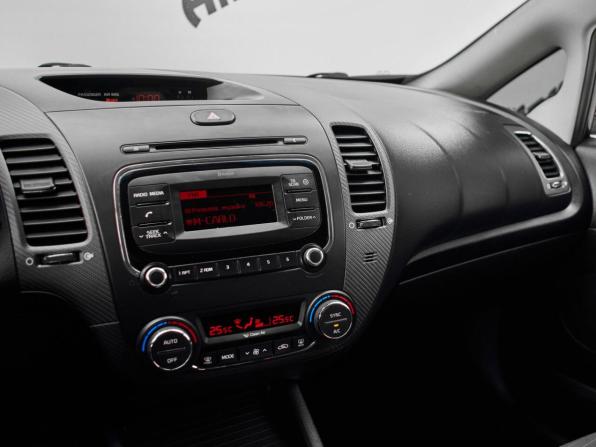 Kia Cerato III Рестайлинг (Classic) с пробегом 2017 года, цена 1 350 000 рублей, 157113 км, седан, Автокод Объявления