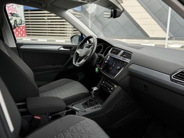 Volkswagen Tiguan II Рестайлинг с пробегом 2021 года, цена 2 985 000 рублей, 43987 км, внедорожник, Автокод Объявления