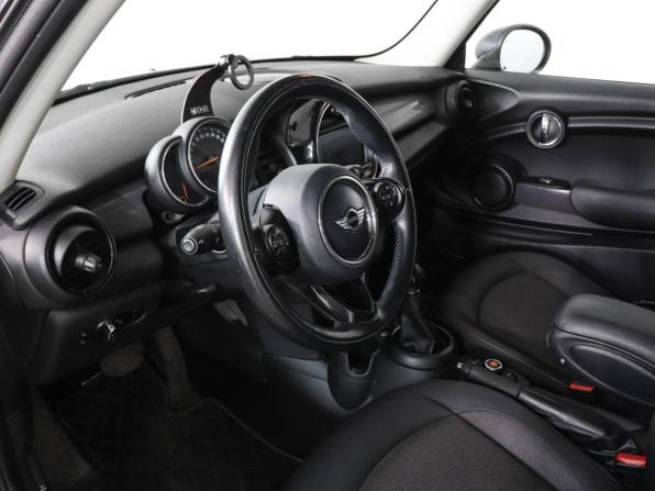 Mini Hatch III (F55/F56) с пробегом 2017 года, цена 1 650 000 рублей, 71850 км, хэтчбек, Автокод Объявления
