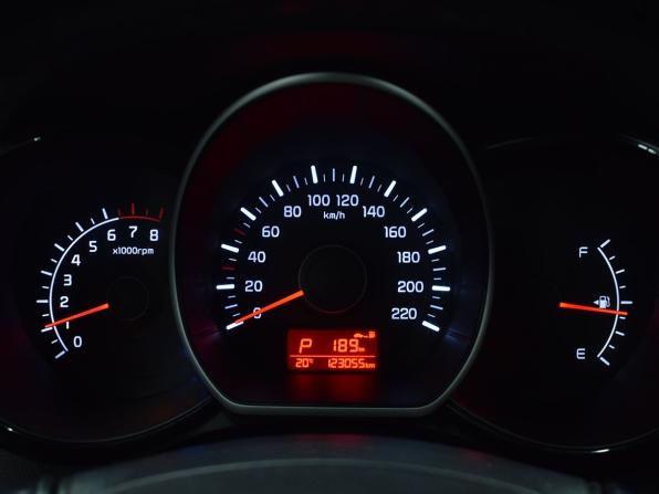 Kia Rio III Рестайлинг с пробегом 2015 года, цена 1 099 999 рублей, 123055 км, хэтчбек, Автокод Объявления
