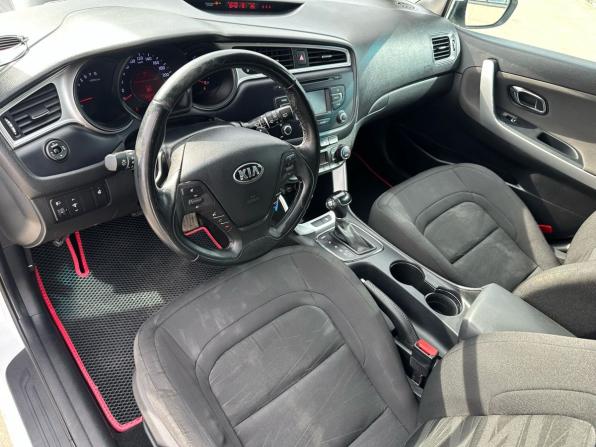 Kia Ceed II Рестайлинг с пробегом 2018 года, цена 1 599 000 рублей, 68873 км, универсал, Автокод Объявления