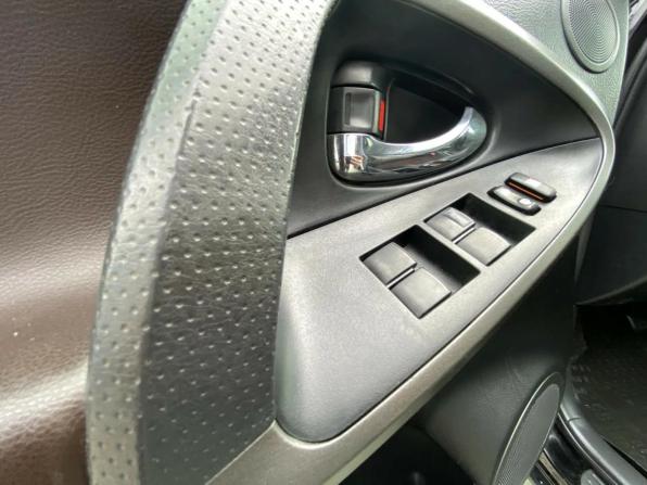 Toyota RAV4 III (XA30) Рестайлинг с пробегом 2011 года, цена 1 017 241 рубль, 355000 км, внедорожник, Автокод Объявления