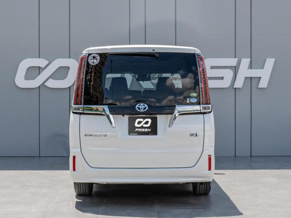 Toyota Esquire I Рестайлинг с пробегом 2018 года, цена 2 310 000 рублей, 93411 км, минивэн, Автокод Объявления