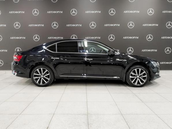 Skoda Superb III Рестайлинг с пробегом 2025 года, цена 4 000 000 рублей, 19557 км, лифтбек, Автокод Объявления