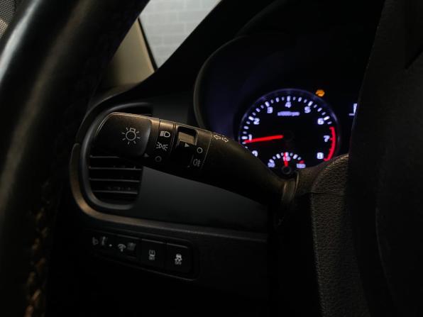 Kia Rio IV с пробегом 2018 года, цена 1 350 000 рублей, 96004 км, хэтчбек, Автокод Объявления