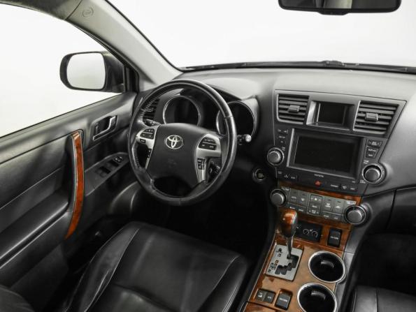 Toyota Highlander II (XU40) Рестайлинг с пробегом 2012 года, цена 1 649 000 рублей, 239057 км, внедорожник, Автокод Объявления