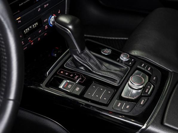 Audi A6 allroad III (C7) Рестайлинг с пробегом 2016 года, цена 2 729 000 рублей, 260847 км, универсал, Автокод Объявления