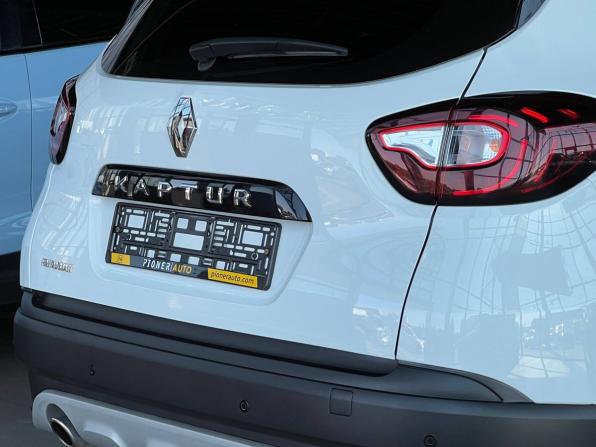 Renault Kaptur I с пробегом 2016 года, цена 1 590 000 рублей, 64100 км, внедорожник, Автокод Объявления