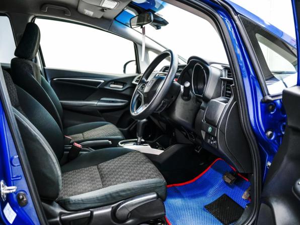 Honda Fit III Рестайлинг с пробегом 2017 года, цена 1 050 000 рублей, 142305 км, хэтчбек, Автокод Объявления
