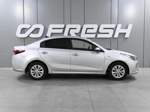 Kia Rio III Рестайлинг с пробегом 2017 года, цена 1 379 000 рублей, 130823 км, седан, Автокод Объявления