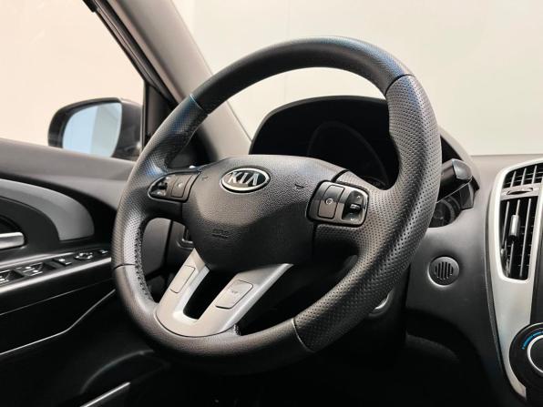 Kia Ceed I Рестайлинг с пробегом 2012 года, цена 786 000 рублей, 226100 км, хэтчбек, Автокод Объявления