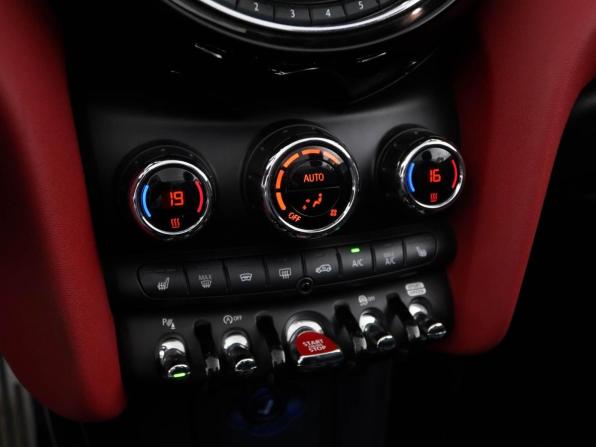 Mini Cabrio III Рестайлинг с пробегом 2019 года, цена 3 499 999 рублей, 39051 км, кабриолет, Автокод Объявления