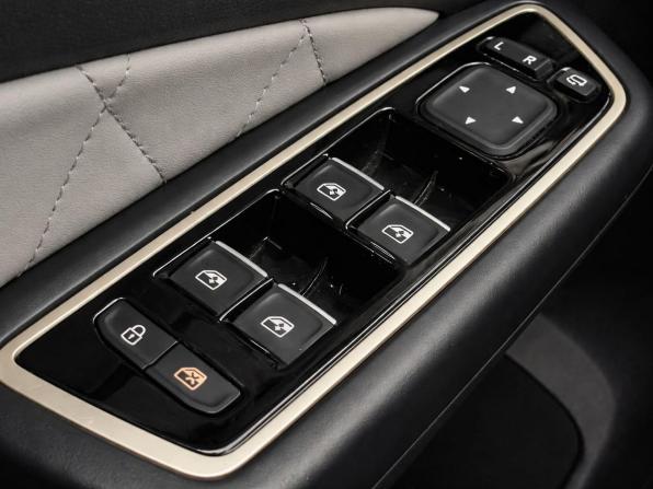Jetta VS7 I Рестайлинг 1 с пробегом 2023 года, цена 2 057 000 рублей, 56750 км, внедорожник, Автокод Объявления