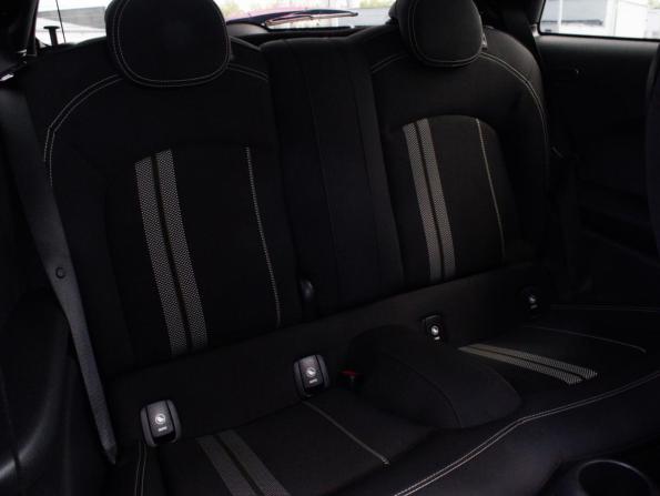 Mini Hatch III (F55/F56) Рестайлинг с пробегом 2020 года, цена 2 950 000 рублей, 66950 км, хэтчбек, Автокод Объявления