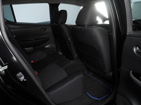 Nissan Leaf II (ZE1) с пробегом 2018 года, цена 1 689 000 рублей, 226549 км, хэтчбек, Автокод Объявления
