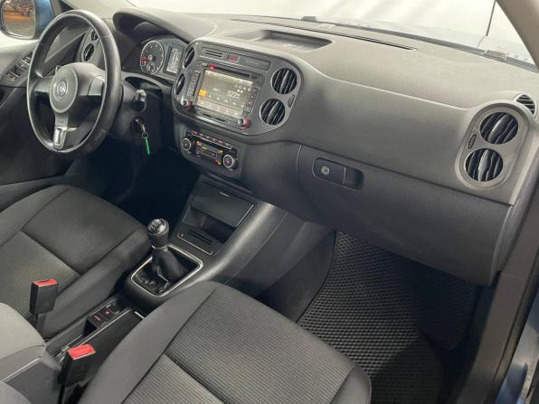 Volkswagen Tiguan I Рестайлинг с пробегом 2012 года, цена 879 000 рублей, 208000 км, внедорожник, Автокод Объявления