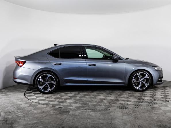 Skoda Octavia IV (A8) с пробегом 2022 года, цена 2 799 000 рублей, 102820 км, лифтбек, Автокод Объявления
