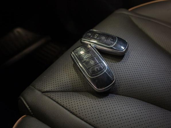 Omoda C5 I с пробегом 2024 года, цена 1 870 000 рублей, 37010 км, внедорожник, Автокод Объявления