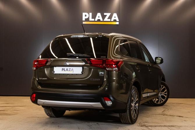 Mitsubishi Outlander III Рестайлинг 2 с пробегом 2015 года, цена 1 679 000 рублей, 181724 км, внедорожник, Автокод Объявления