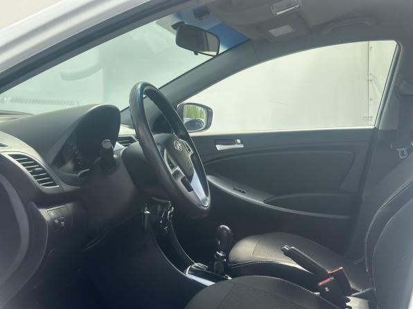Hyundai Solaris I с пробегом 2013 года, цена 740 000 рублей, 131419 км, седан, Автокод Объявления