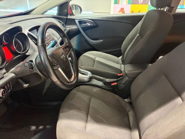 Opel Astra J Рестайлинг с пробегом 2013 года, цена 699 000 рублей, 181777 км, хэтчбек, Автокод Объявления